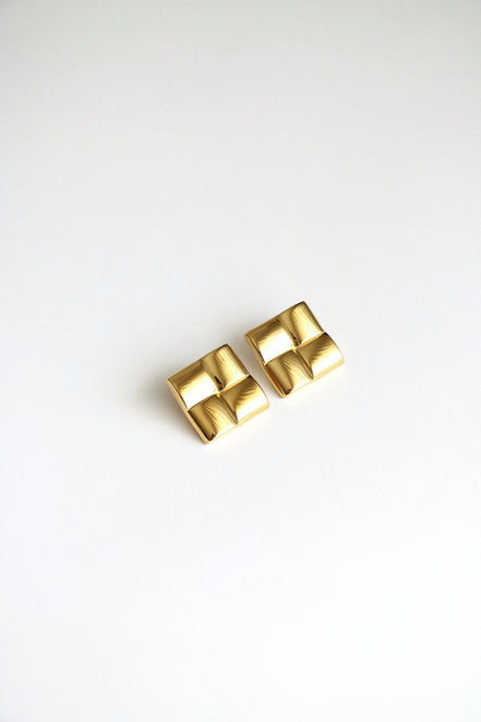 CLASSY EARRINGS