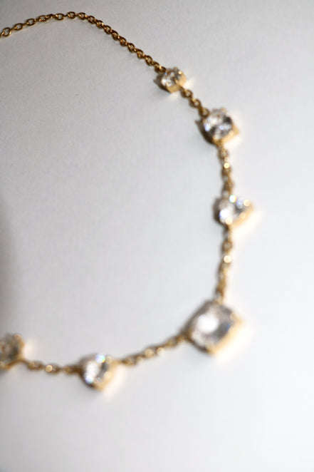 FLAKE NECKLACE