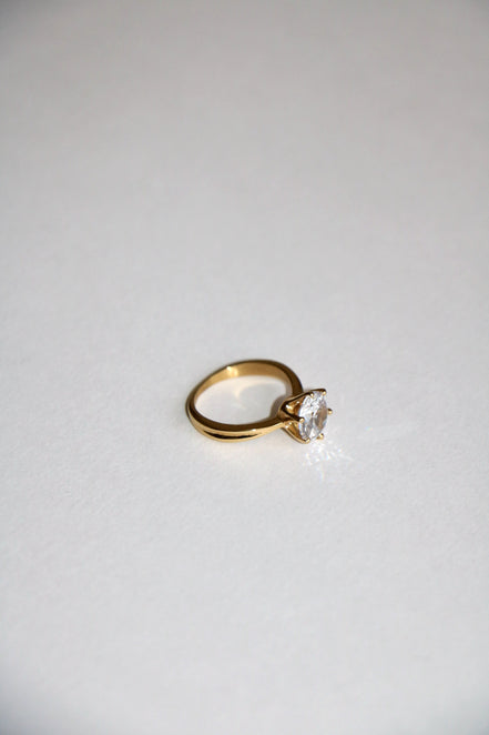 SOLITAIRE LITTLE FINGER RING