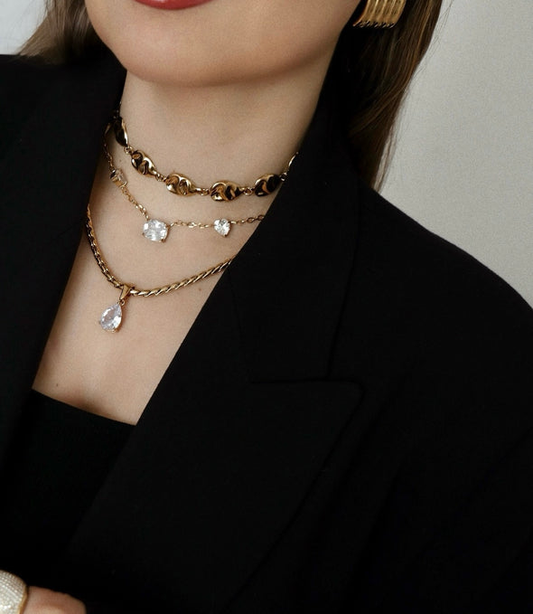 FLAKE NECKLACE