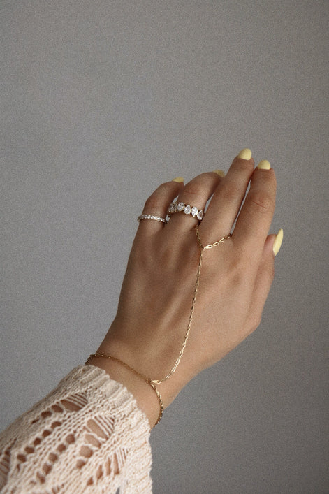 SUBTLE HAND CHAIN