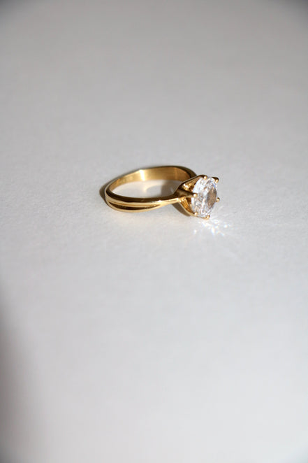 SOLITAIRE LITTLE FINGER RING