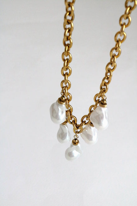 COCONUT NECKLACE