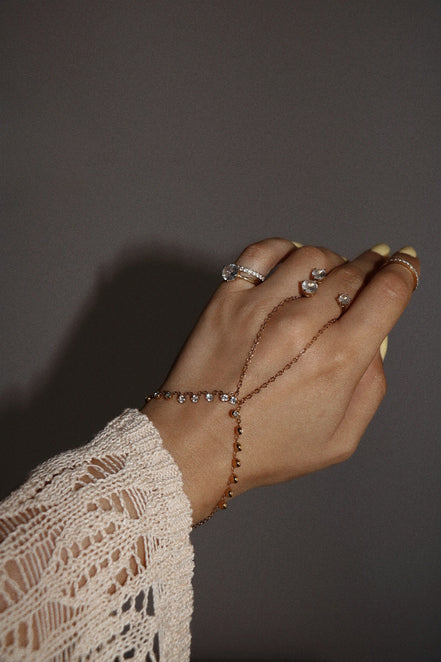LUSH HAND CHAIN