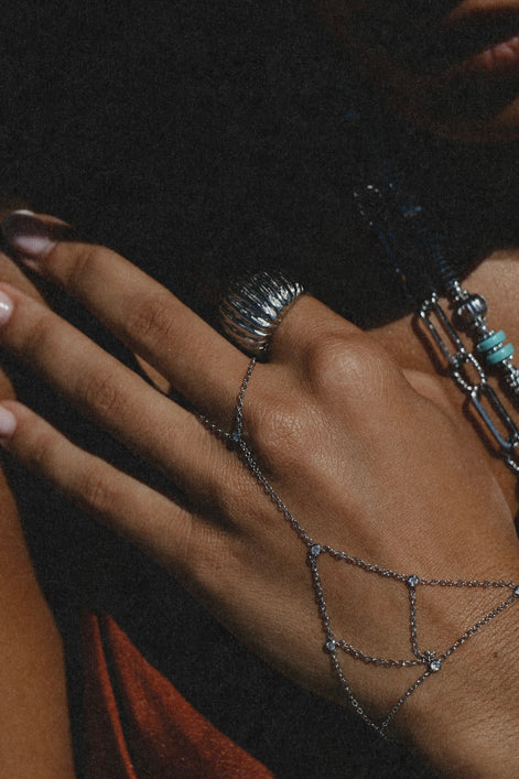 SERENE HAND CHAIN