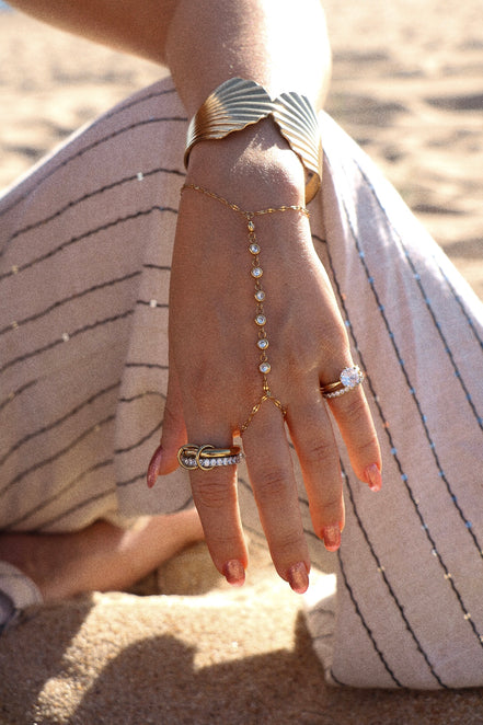 SANDY HAND CHAIN