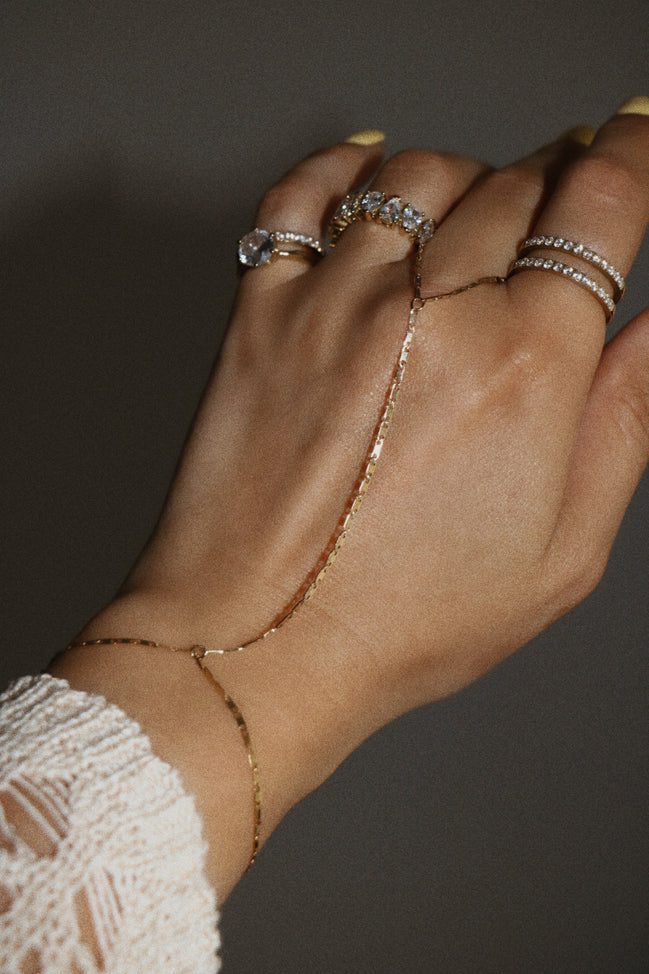 SILKED HAND CHAIN