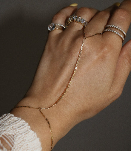 SILKED HAND CHAIN
