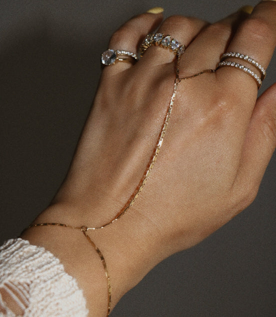 SILKED HAND CHAIN