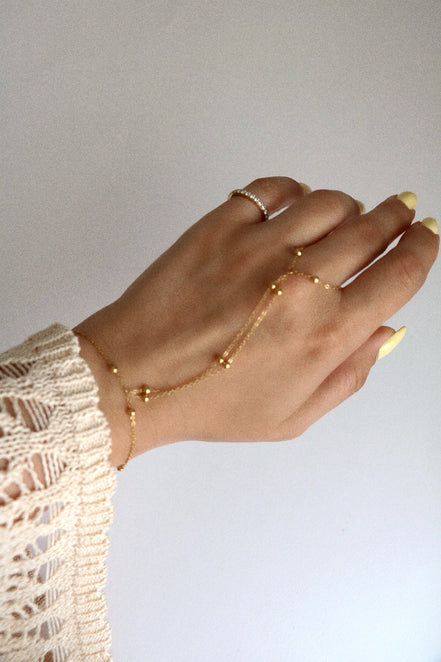 DEMURE HAND CHAIN