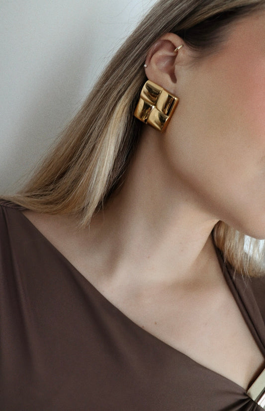 CLASSY EARRINGS