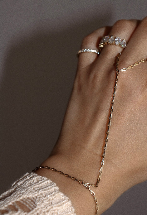 SUBTLE HAND CHAIN