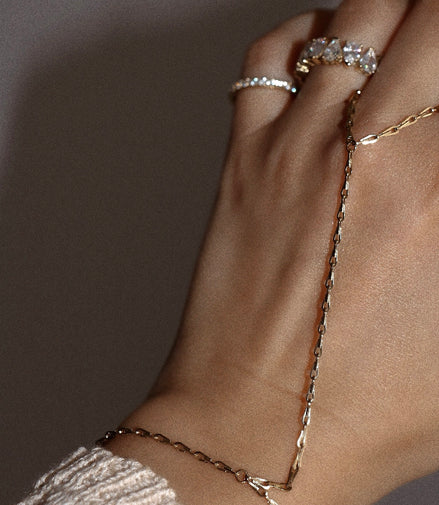 SUBTLE HAND CHAIN