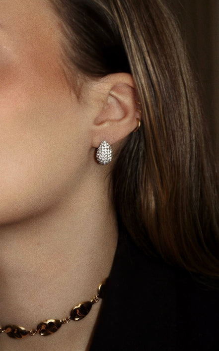DROP EARRINGS