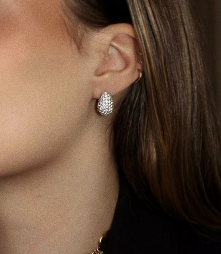DROP EARRINGS