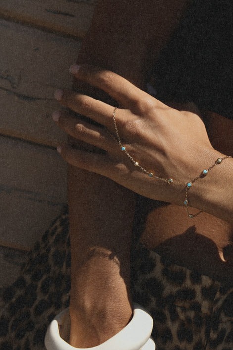 CORA HAND CHAIN