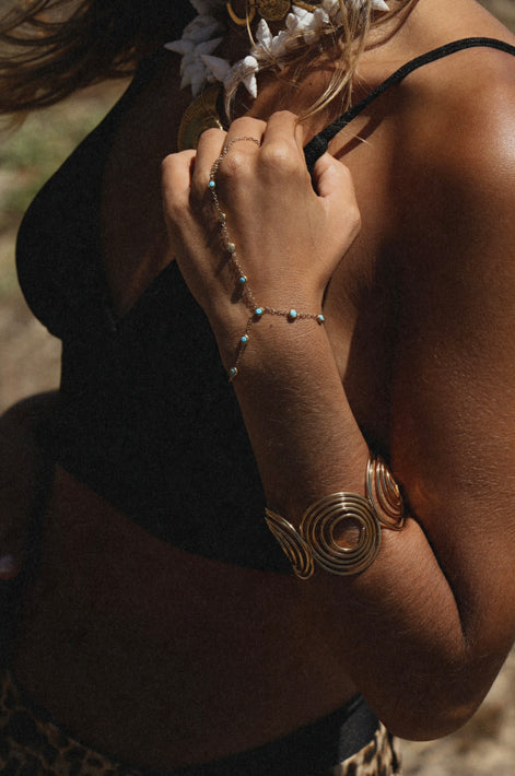 CORA HAND CHAIN