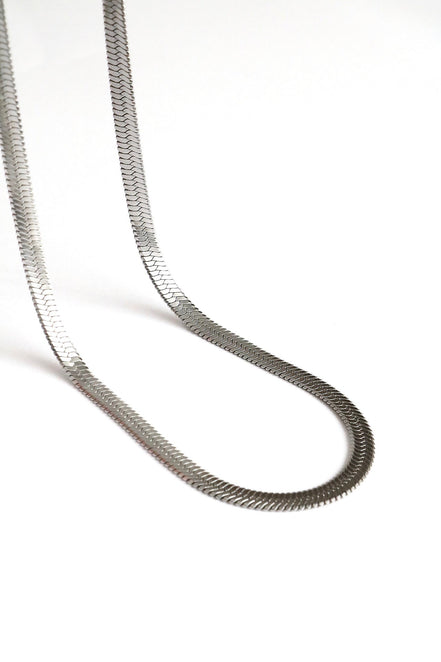 FLATTENED NECKLACE