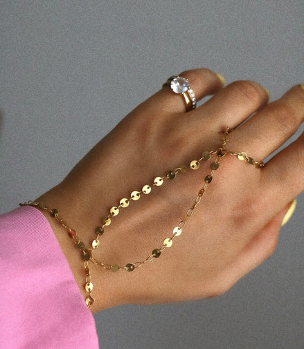 SOLENNE HAND CHAIN