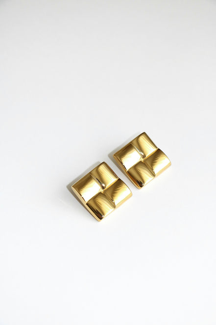 CLASSY EARRINGS