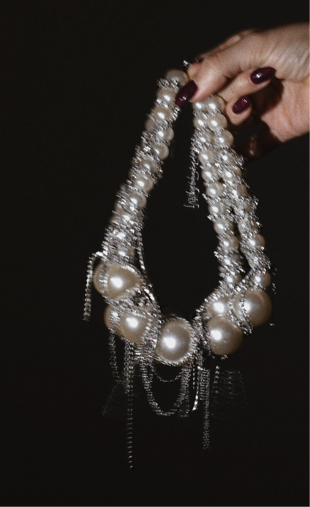 DAZZLING MAXI NECKLACE