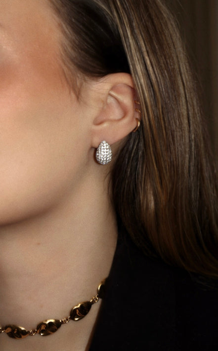 DROP EARRINGS