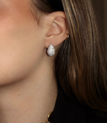 DROP EARRINGS