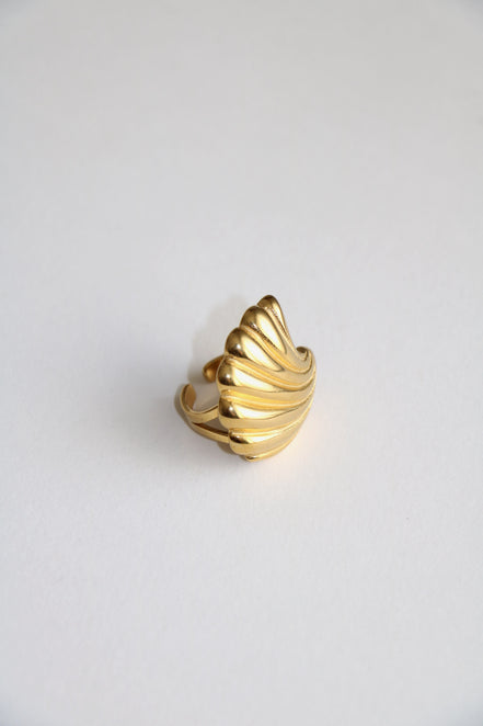 LESLIE RING