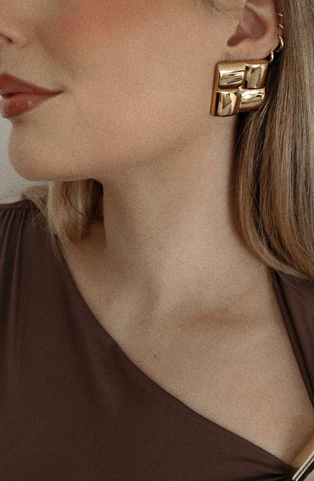 CLASSY EARRINGS