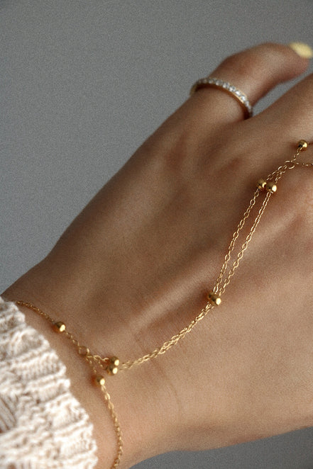 DEMURE HAND CHAIN