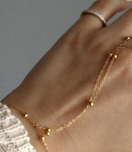 DEMURE HAND CHAIN