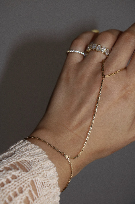 SUBTLE HAND CHAIN