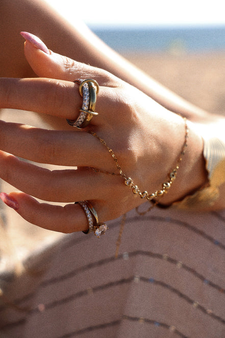 SANDY HAND CHAIN