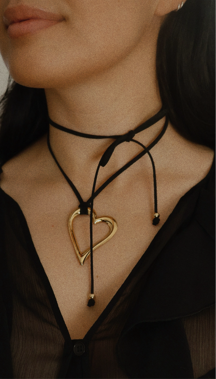 LILY NECKLACE