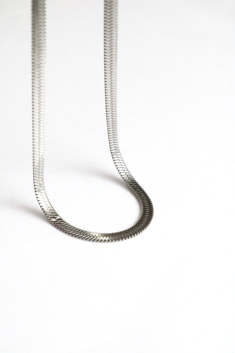 FLATTENED NECKLACE