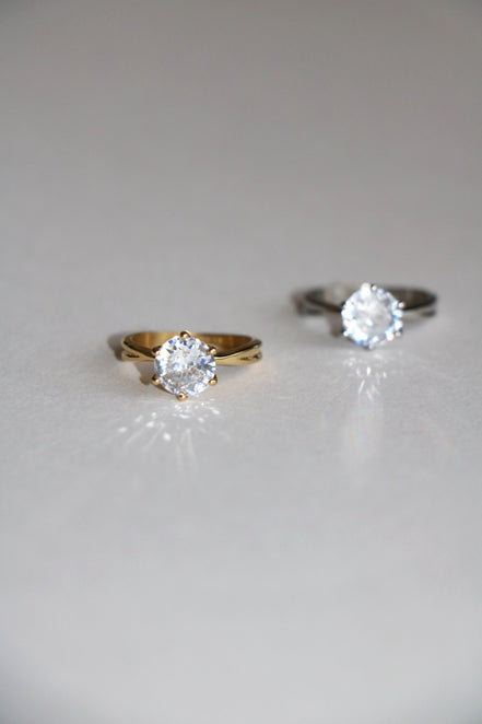 SOLITAIRE LITTLE FINGER RING