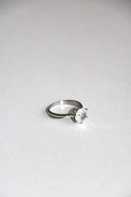 SOLITAIRE LITTLE FINGER RING