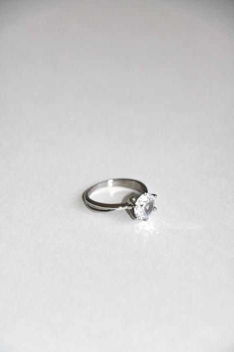 SOLITAIRE RING