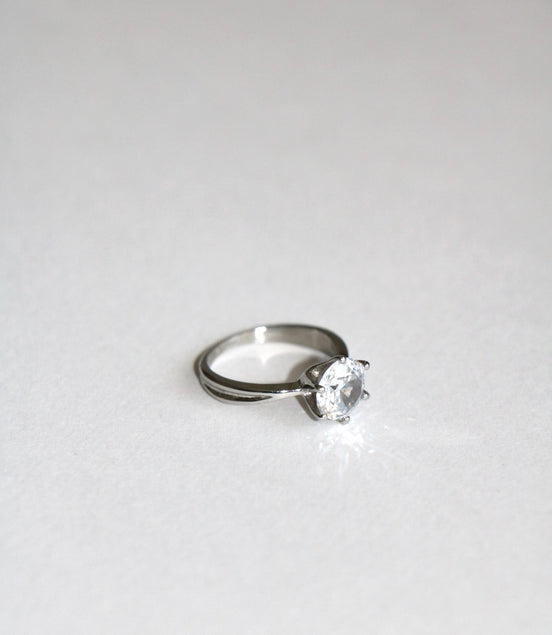 SOLITAIRE RING