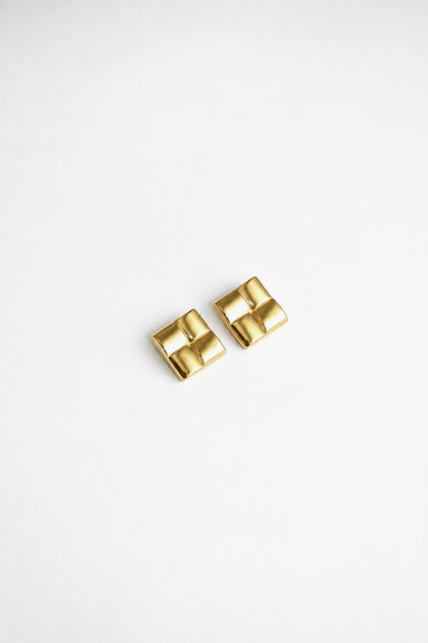 CLASSY EARRINGS