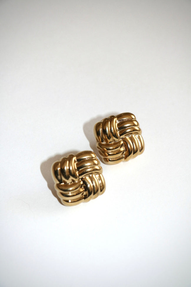PUFFED SQUARE EARRINGS