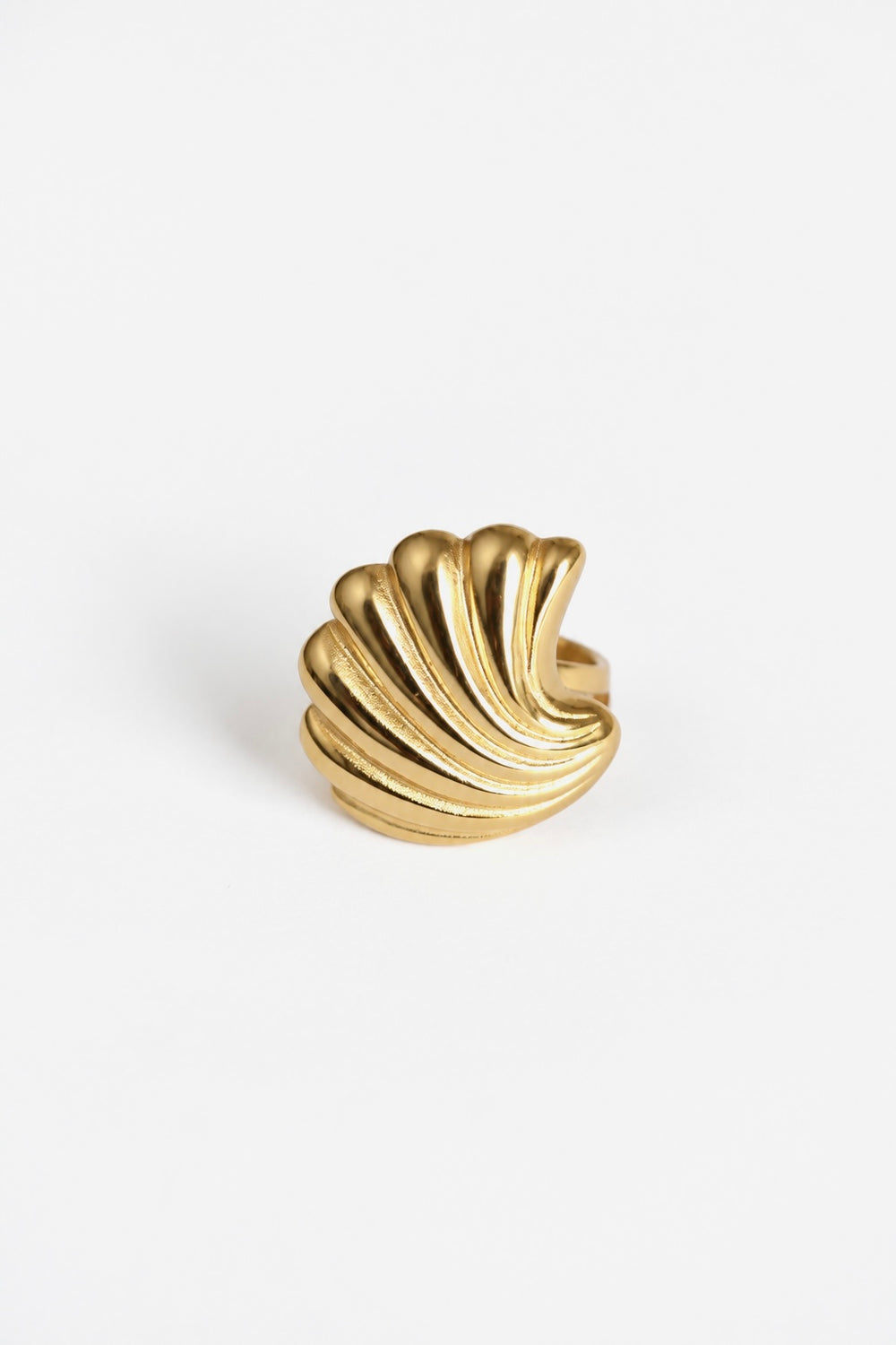 LESLIE RING