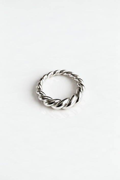 MIKA RING