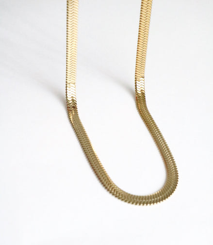 FLATTENED NECKLACE