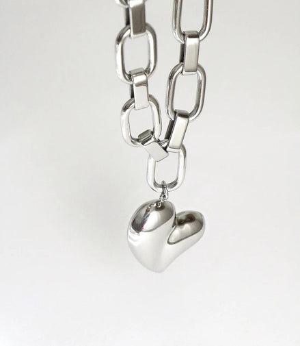 MESMERIC NECKLACE