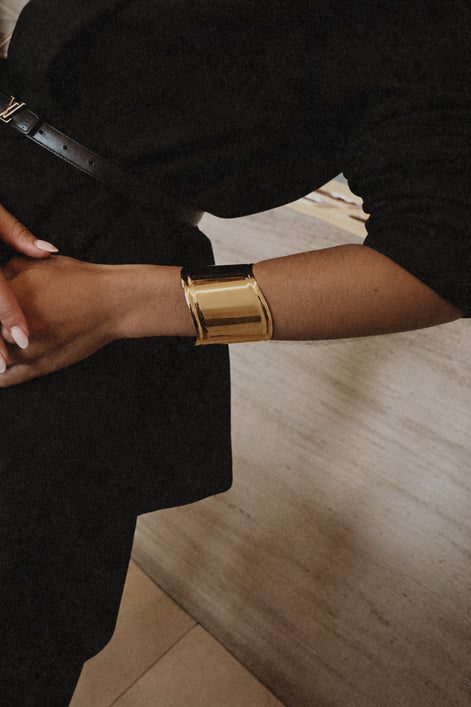 OUTLINE CUFF BRACELET