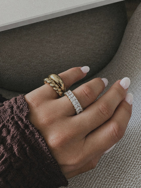 OPULENT RING